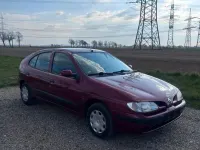 Gebraucht Renault Mégane 75 PS (55 kW) 1997 Rot Limousine