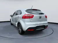 Gebraucht Kia Rio Edition 7 86 PS (63 kW) 2012 Brilliantsilber met. Limousine