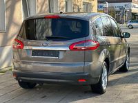 Gebraucht Ford S-MAX Titanium 140 PS (102 kW) 2012 Braun Van / Kleinbus