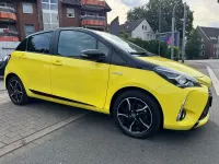 Gebraucht Toyota Yaris Hybrid 75 PS (55 kW) 2017 Gelb Kleinwagen