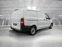 Gebraucht Mercedes Vito 102 PS (75 kW) 2020 Arktikweiß Van
