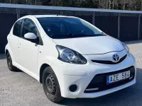 Używany Toyota Aygo 68 KM (50 kW) 2013 Biały Hatchback