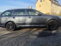 Gebraucht Skoda Octavia Elegance 122 PS (89 kW) 2009 Grau Kombi