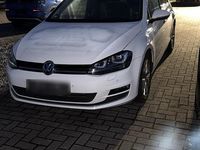 Gebraucht VW Golf VII 122 PS (89 kW) 2014 Weiß Limousine
