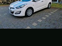 Gebraucht Hyundai i30 109 PS (80 kW) 2013 Weiß Kombi