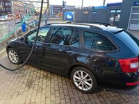 Usado Skoda Octavia Joy 150 HP (110 kW) 2016 Preto Citadino