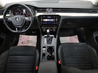 Gebraucht VW Passat Highline 190 PS (139 kW) 2019 Pure white (metallic) Kombi