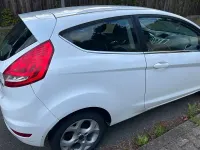 Gebraucht Ford Fiesta 97 PS (71 kW) 2009 Weiß Kleinwagen