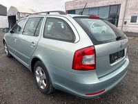 Gebraucht Skoda Octavia Elegance 140 PS (102 kW) 2011 Kombi