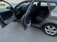 Używany Kia Ceed 109 KM (80 kW) 2009 Beżowy Hatchback