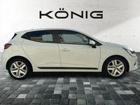 Gebraucht Renault Clio V SE 67 PS (49 kW) 2021 Weiss Limousine