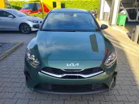 Neu Kia Ceed Gold 140 PS (102 kW) 2025 Grün Kleinwagen