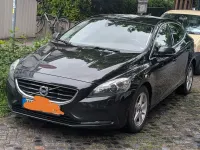 Gebraucht Volvo V40 150 PS (110 kW) 2012 Schwarz Kleinwagen