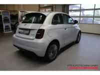 Neu Fiat 500 Icon 65 PS (47 kW) 2026 Schwarz Limousine