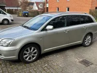Gebraucht Toyota Avensis 116 PS (85 kW) 2005 Silber Kombi
