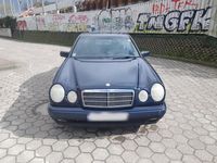 Gebraucht Mercedes E200 1998 Blau Limousine