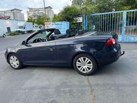 Usata VW Eos 140 CV (102 kW) 2008 Blu Cabrio