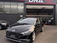 Gebraucht Hyundai i20 Select 101 PS (74 kW) 2025 Schwarz Kleinwagen