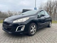 Gebraucht Peugeot 308 Active 120 PS (88 kW) 2012 Schwarz Limousine