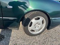 Gebraucht Mercedes E240 Avantgarde 170 PS (125 kW) 1999 Grün Limousine