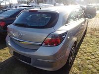 Gebraucht Opel Astra GTC Innovation 140 PS (102 kW) 2009 Gold Limousine