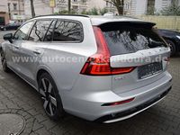 Gebraucht Volvo V60 Plus 398 PS (292 kW) 2024 Silver dawn / metallic (metallic) Kombi