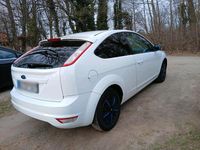 Używany Ford Focus 2010 Biały Sedan/Limuzyna