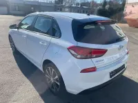 Gebraucht Hyundai i30 110 PS (80 kW) 2017 Weiß Limousine