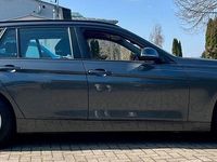 Gebraucht BMW 318 Advantage 150 PS (110 kW) 2019 Grau Kombi
