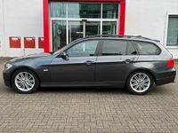 Gebraucht BMW 320 163 PS (119 kW) 2006 Grau Kombi