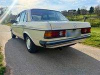 Gebraucht Mercedes E300 88 PS (64 kW) 1981 Beige Limousine