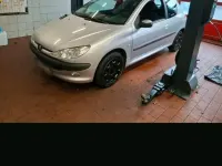Gebraucht Peugeot 206 88 PS (64 kW) 2004 Silber Kleinwagen