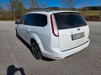 Gebraucht Ford Focus 125 PS (91 kW) 2010 Weiß Kombi