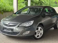 Gebraucht Opel Astra Design Edition 140 PS (102 kW) 2011 Karbongrau Kleinwagen