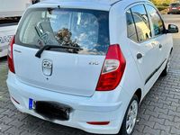 Gebraucht Hyundai i10 Edition 69 PS (50 kW) 2013 Weiß Kleinwagen
