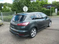 Gebraucht Ford S-MAX Business Edition 179 PS (131 kW) 2016 Grün Van / Kleinbus