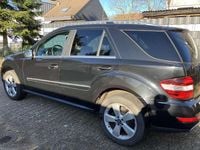 Gebraucht Mercedes ML320 224 PS (164 kW) 2008 Schwarz SUV