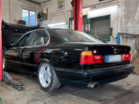 Second-hand BMW 525 Performance 192 CP (141 kW) 1990 Negru Berlinǎ