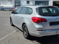 Gebraucht Opel Astra Edition 110 PS (80 kW) 2013 Silber Kombi