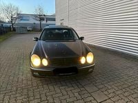 Second-hand Mercedes E200 163 CP (119 kW) 2003 Albastru Berlinǎ