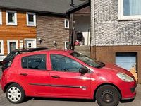 Gebraucht Renault Clio II 75 PS (55 kW) 2006 Rot Kleinwagen