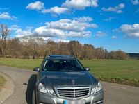 Gebraucht Mercedes E250 204 PS (150 kW) 2010 Grau Kombi