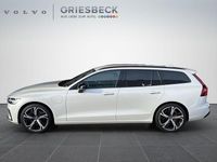 Gebraucht Volvo V60 Plus 455 PS (334 kW) 2022 Crystal white pearl / metallic Kombi