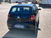 Gebraucht VW Fox Basis 75 PS (55 kW) 2005 Schwarz Kleinwagen