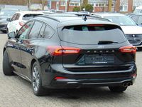 Gebraucht Ford Focus ST-Line 125 PS (91 kW) 2024 Obsidianschwarz metallic Kombi