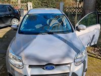 Gebraucht Ford Focus 100 PS (73 kW) 2014 Silber Kombi