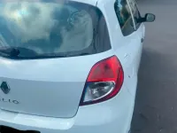 Gebraucht Renault Clio III 75 PS (55 kW) 2012 Weiß Kleinwagen