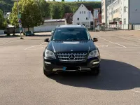 Gebraucht Mercedes ML350 231 PS (169 kW) 2010 Schwarz SUV