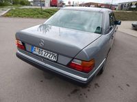 Gebraucht Mercedes E230 132 PS (97 kW) 1991 Grau Limousine