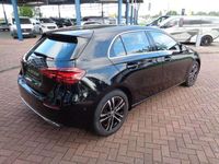 Gebraucht Mercedes A180 136 PS (100 kW) 2024 Kosmosschwarz  metalliclack Kleinwagen